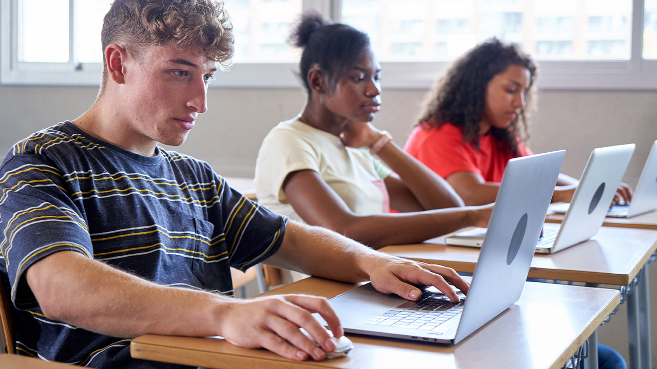 UCL (2018) &ndash; PISA Assessment Mode Effects